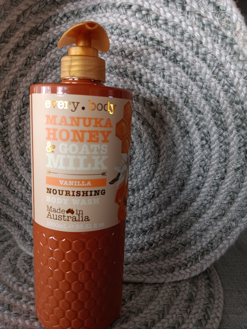 every.body Manuka Honey & Goats Milk Vanilla Nourishing Body Wash - Orange